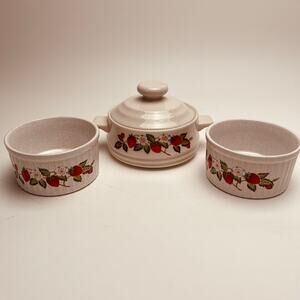 VTG Sheffield Strawberries n Cream Stoneware Covered Casserole & Ramekins Set